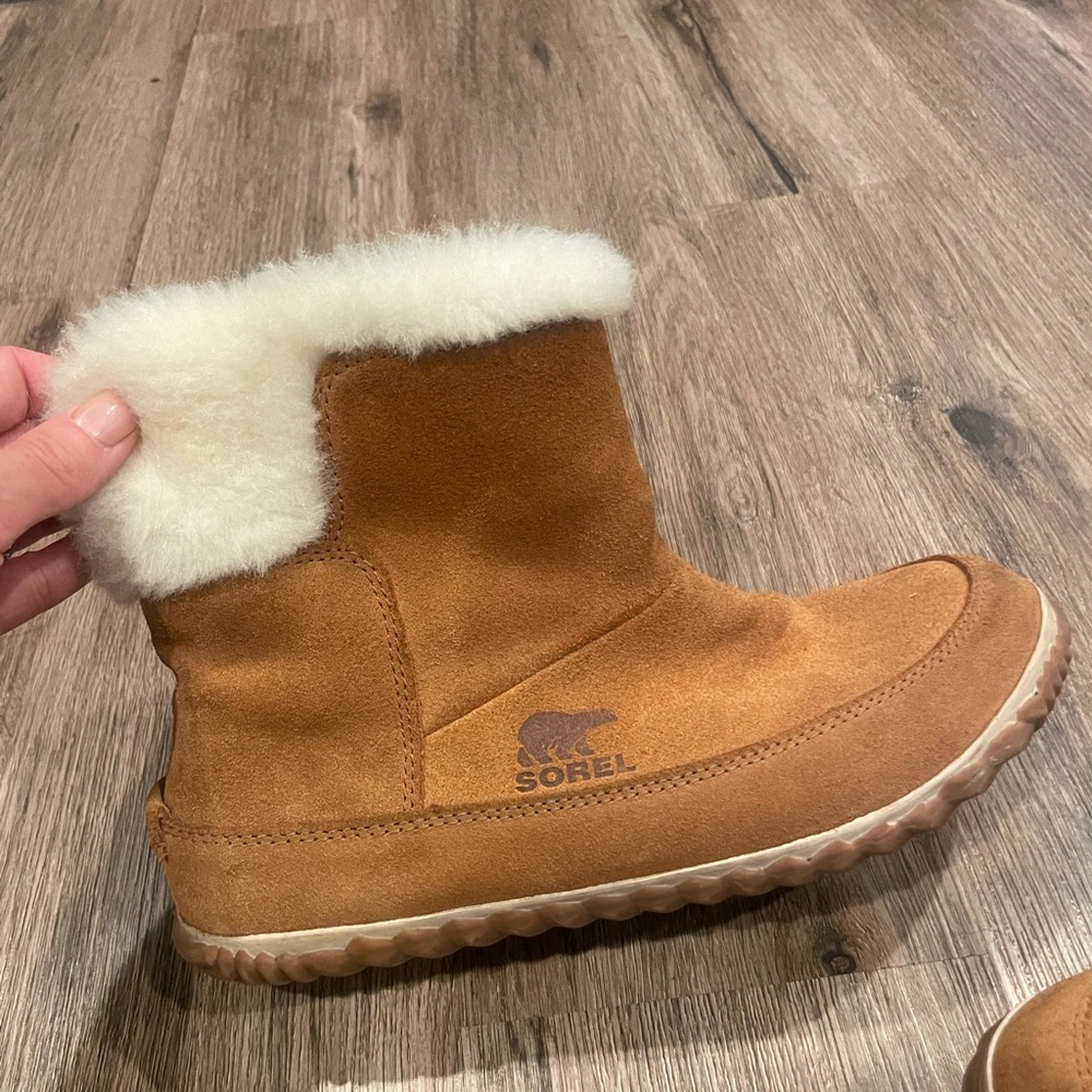 Sorel Brown Suede Boots with Cream Fur